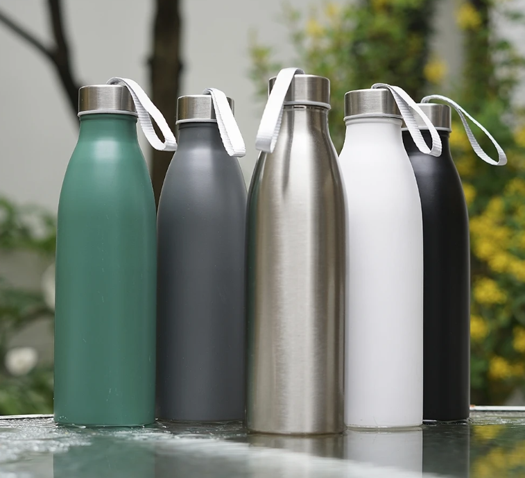 Por que investir em garrafas personalizadas pode fortalecer a cultura da sua empresa?