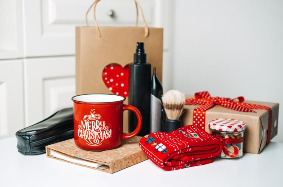 Brindes Personalizados de Natal: Qual a Melhor Escolha para o Seu Público e Orçamento?